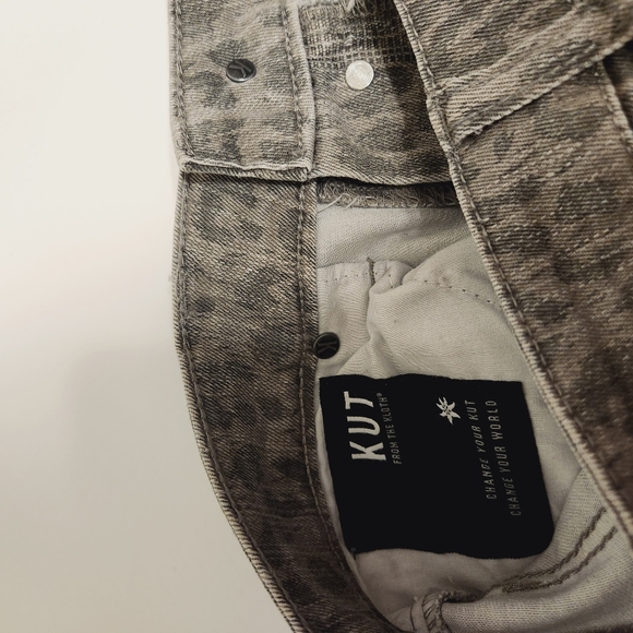 Kut from the Kloth Connie High Rise Ankle Skinny Gray Cheetah Print Pants - Picture 5 of 16